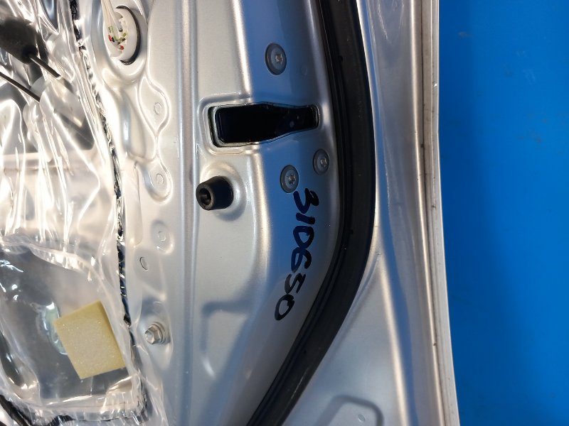 Door lock TOYOTA PRIUS - 30 09-17 2010 Right Front.