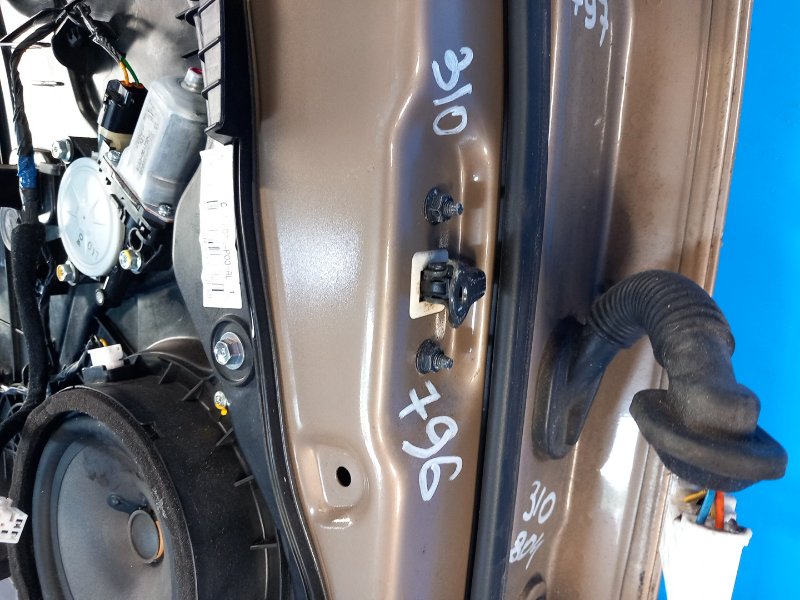 Door limiter KIA SOUL PS 13-19 2016 Left. Rear.