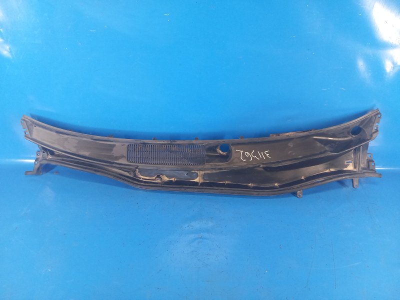 Plastic under the windshield / Frog LEXUS IS250/350 05-13 2009