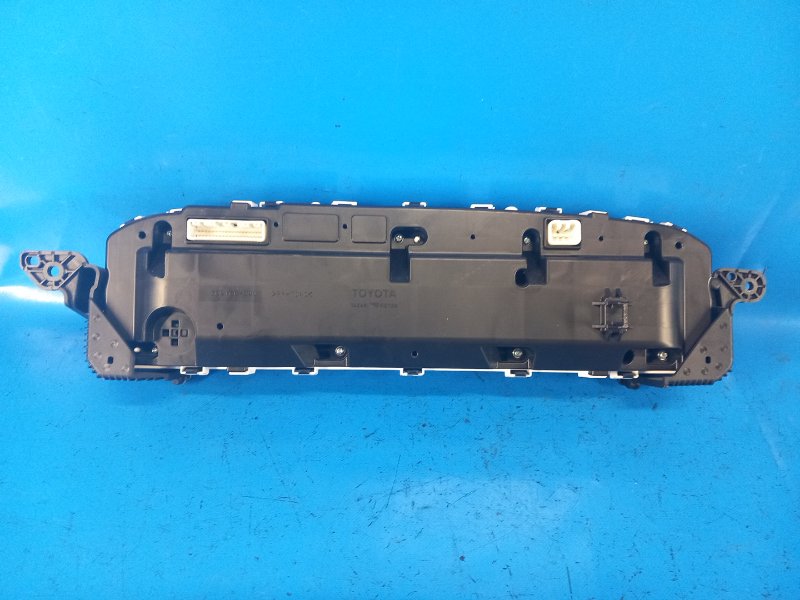 Toyota Prius Plus 11-14 2013 dashboard