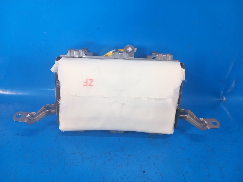 Passenger airbag for the Toyota Prius Plus 11-14 2013