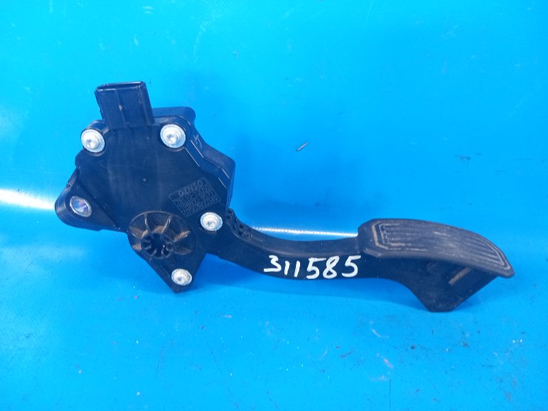 Gas pedal for Toyota Prius Plus 11-14 2013