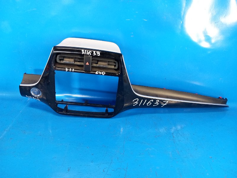 Dashboard trim for Toyota Prius 16-2016 radio