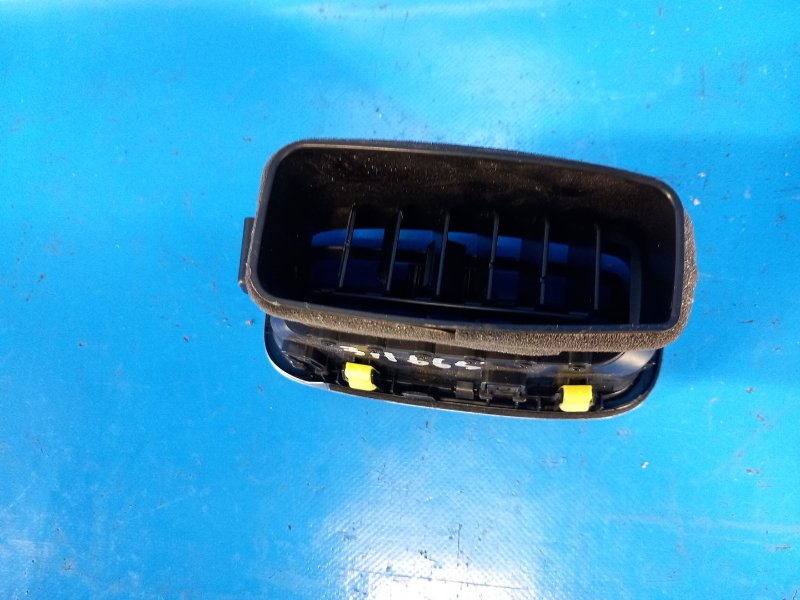 Air deflector TOYOTA PRIUS 16- 2016 Left.