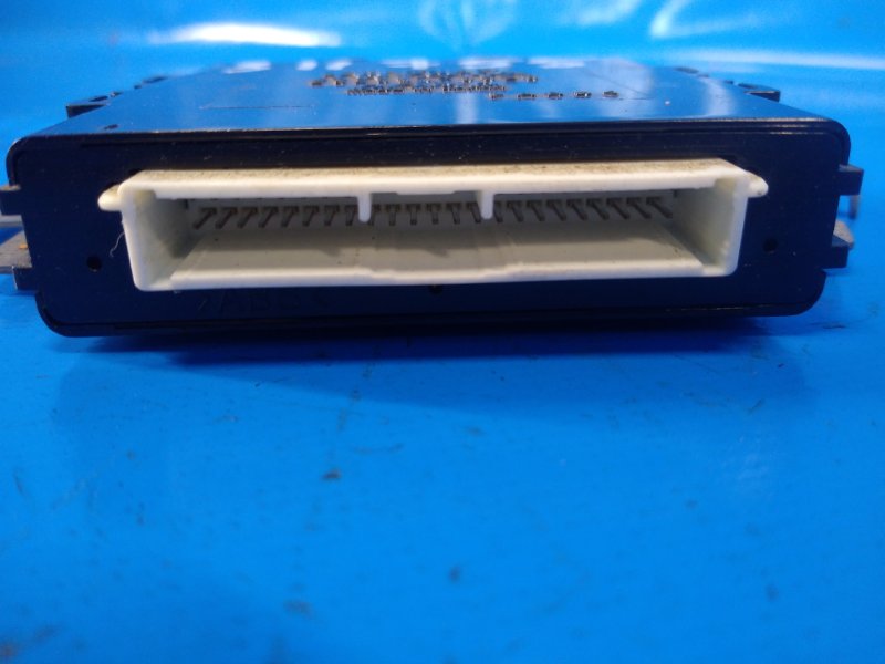 Central locking control unit for Toyota Prius - 20 03-11 2006