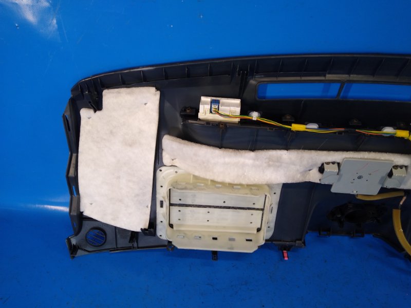 Toyota Prius dashboard trim - 20 03-11 2006