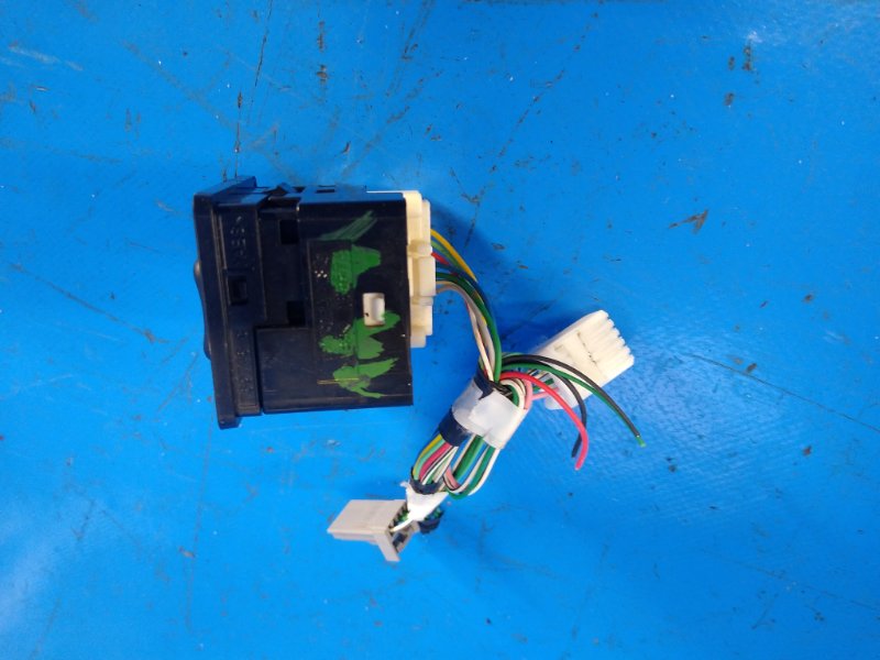 Mirror control unit for Toyota Prius - 09/30/2010