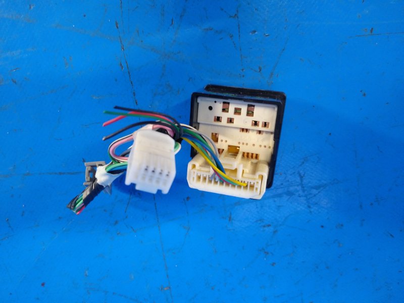 Mirror control unit for Toyota Prius - 09/30/2010