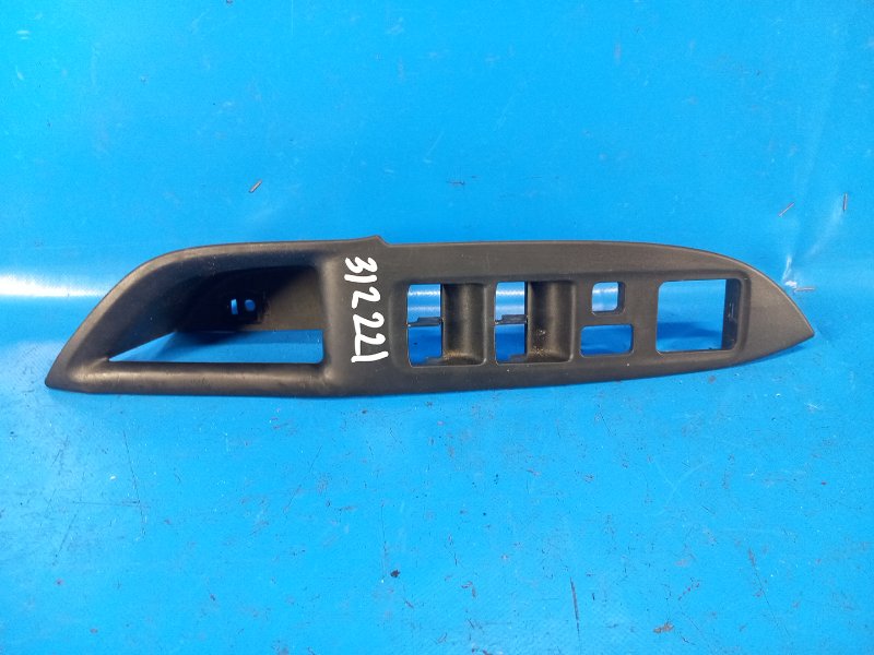 Mitsubishi Outlander GF 12-2013 window lift button trim