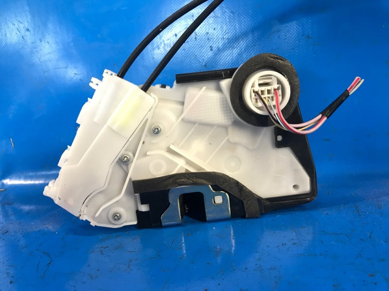 Door lock TOYOTA PRIUS 16- 2016 Right Front.