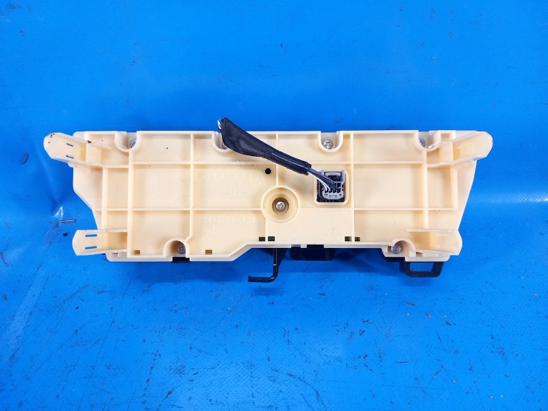 Heater control unit for Toyota Prius - 09/30/2012