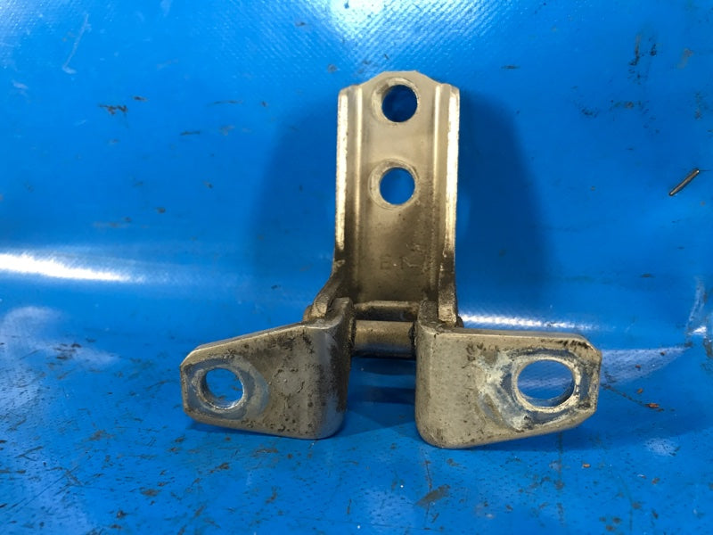 Lower door hinge MITSUBISHI OUTLANDER XL 05-13 2011 Left. Rear.