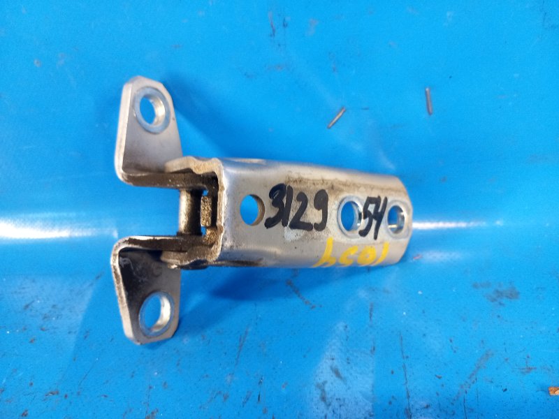 Lower door hinge MITSUBISHI OUTLANDER XL 05-13 2011 Left. Front.