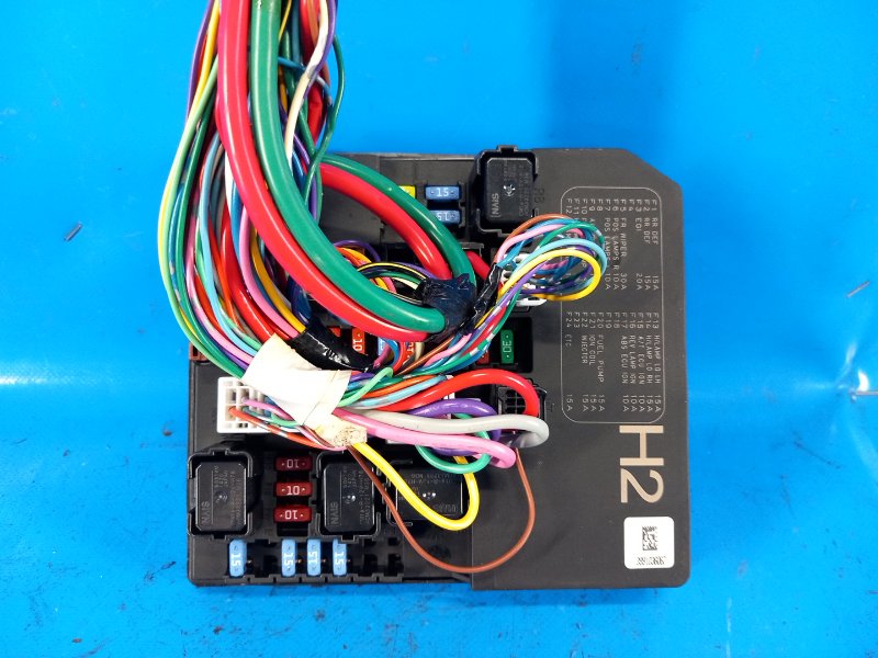Engine compartment fuse box for a Nissan Sentra B17 12-21 2015