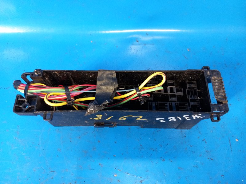 Interior fuse box for the 2015 Ford Focus 10-18