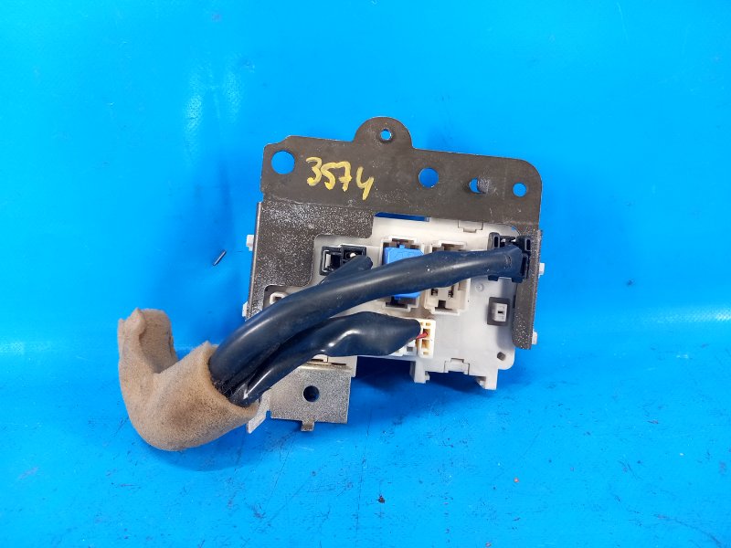 Nissan Pathfinder R51 04-14 2004 Interior Fuse Box