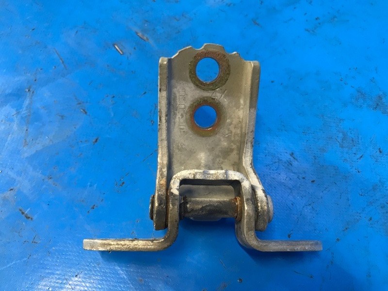 Lower door hinge NISSAN PATHFINDER R51 04-14 2004 Left. Front.