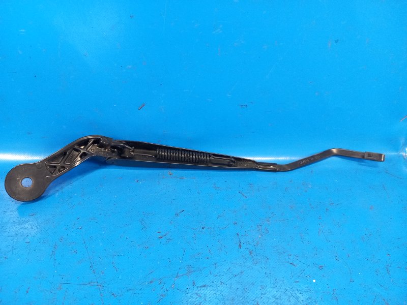 Front windshield wiper arm MINI COOPER (F56) 14-18 2014 Left.