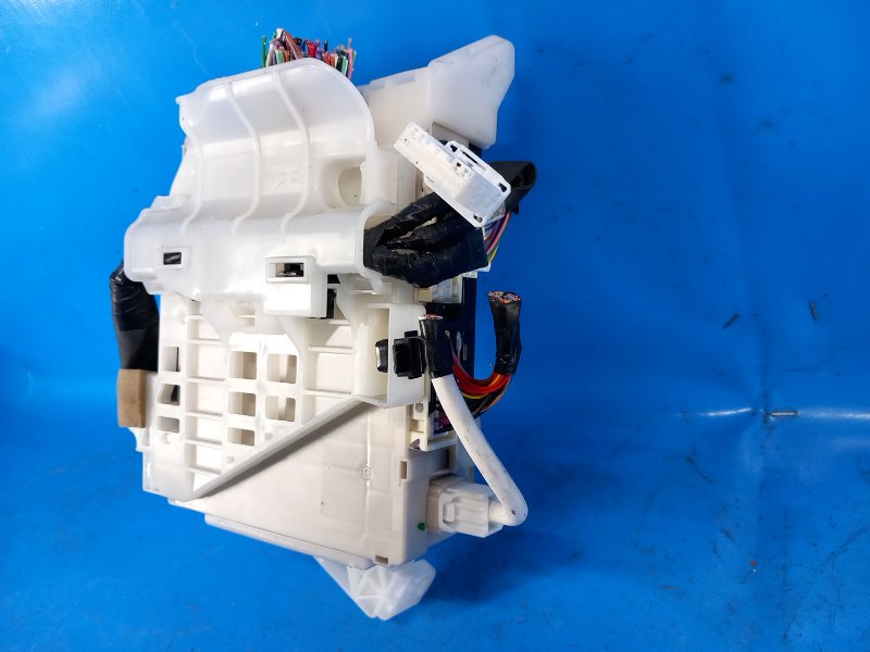 Electronic unit Toyota Prius - 30 09-17 2010