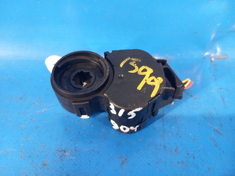 Heater flap motor for Nissan Sentra B17 12-21 2015