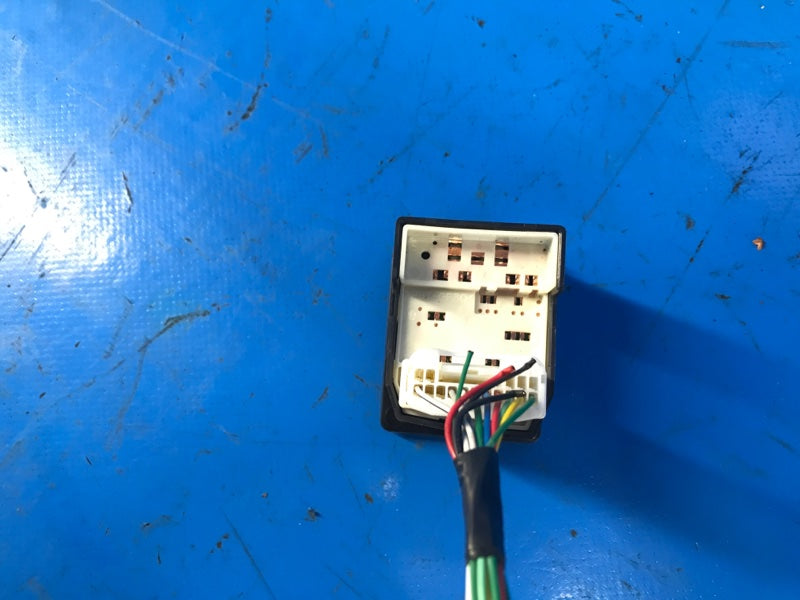Mirror control unit for Toyota Prius - 09/30/2010