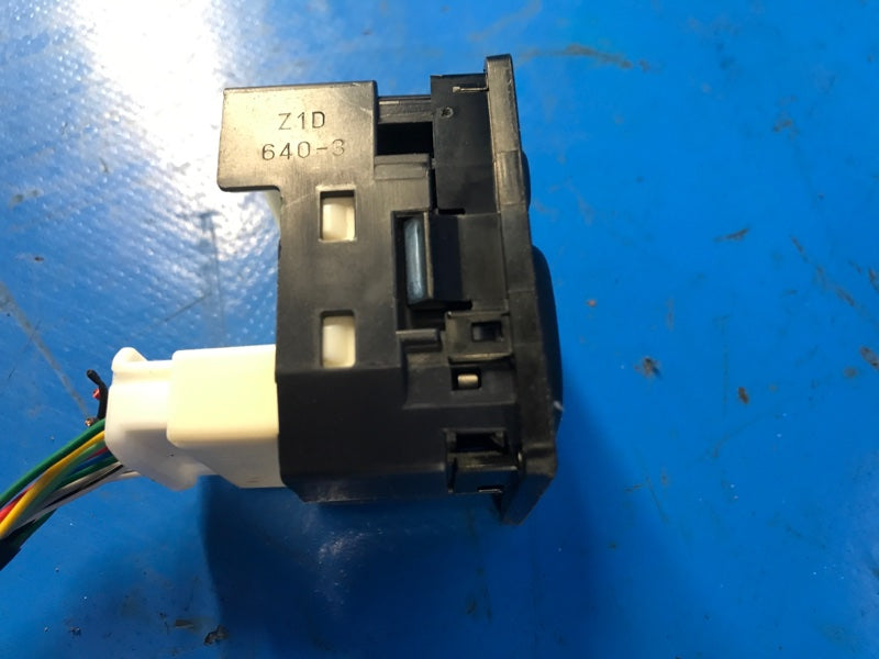 Mirror control unit for Toyota Prius - 09/30/2010