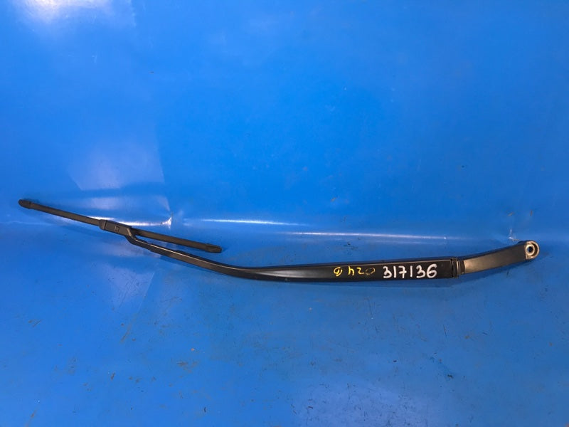 Front windshield wiper arm TOYOTA PRIUS 16- 2017 Right.