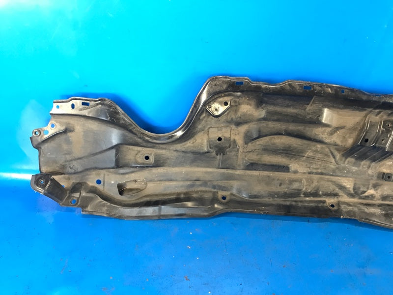 Toyota Prius Windscreen Wiper Pan - 09/30/2012