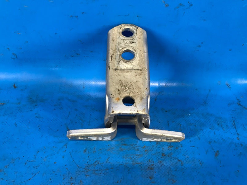 Upper door hinge MITSUBISHI OUTLANDER XL 05-13 2011 Right Front