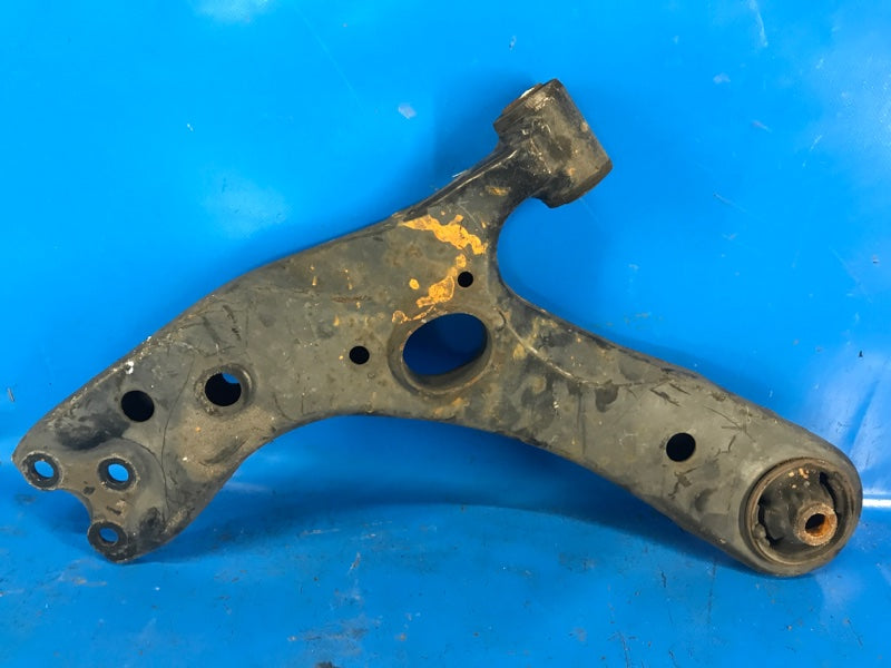 Lower front suspension arm TOYOTA PRIUS - 30 09-17 2012 Left.
