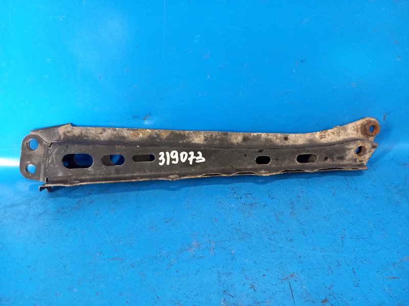 Front panel mounting bracket TOYOTA PRIUS - 30 09-17 2010 Left.