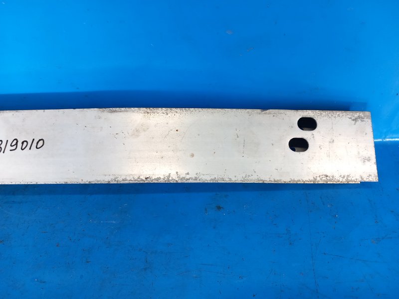 Rear bumper reinforcement for Toyota Prius - 09/30-17/2010