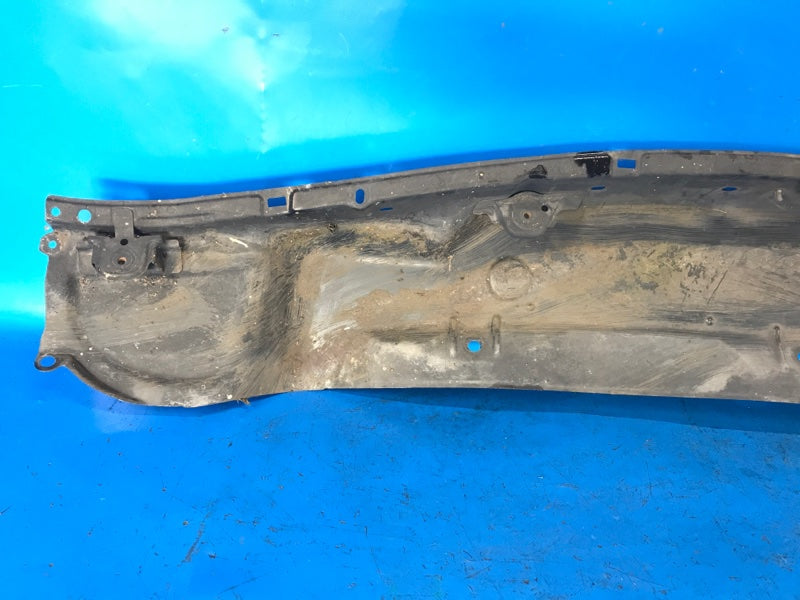 Toyota Prius Windscreen Wiper Pan - 20 March-11, 2006