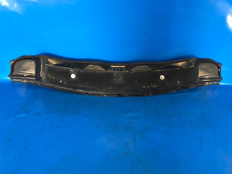 Toyota Prius Windscreen Wiper Pan - 20 March-11, 2006