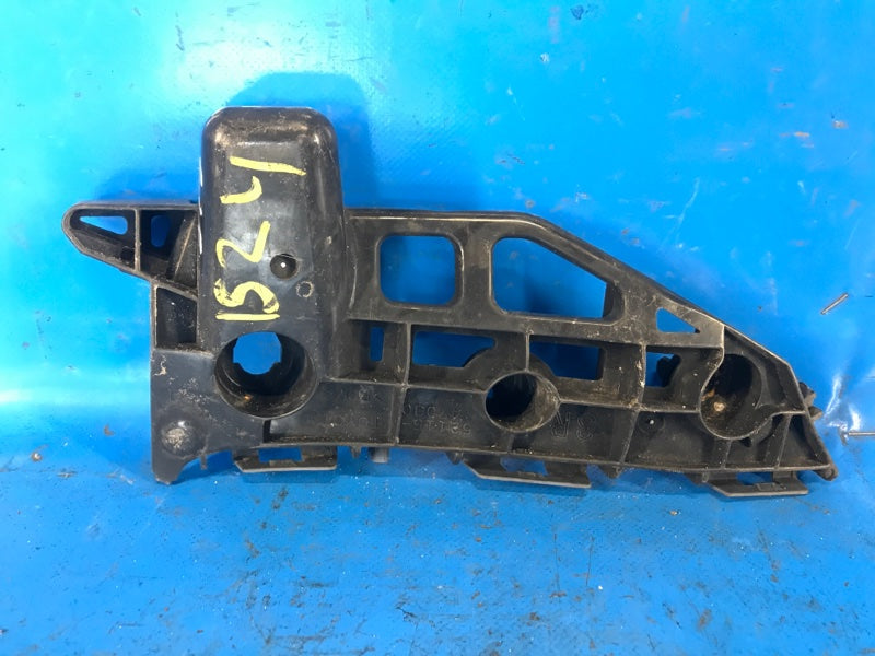Front bumper bracket (on the fender) TOYOTA PRIUS PLUS 11-14 2013 Right.