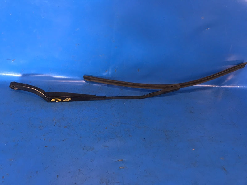 Front windshield wiper arm AUDI A3 (8V) 12–17 2015 Left.