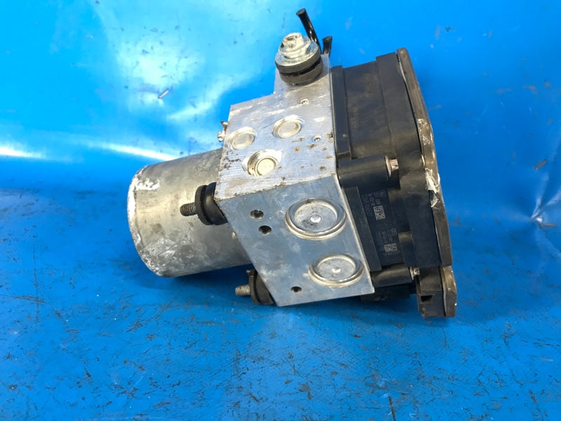 ABS unit for the 2016 Acura TLX 14-17