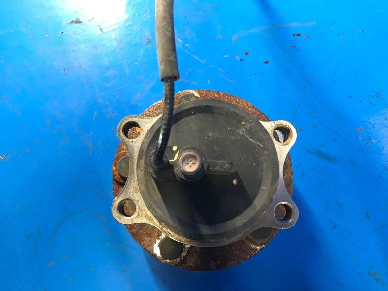 Hub MITSUBISHI OUTLANDER GF 12- 2013 Right. Rear