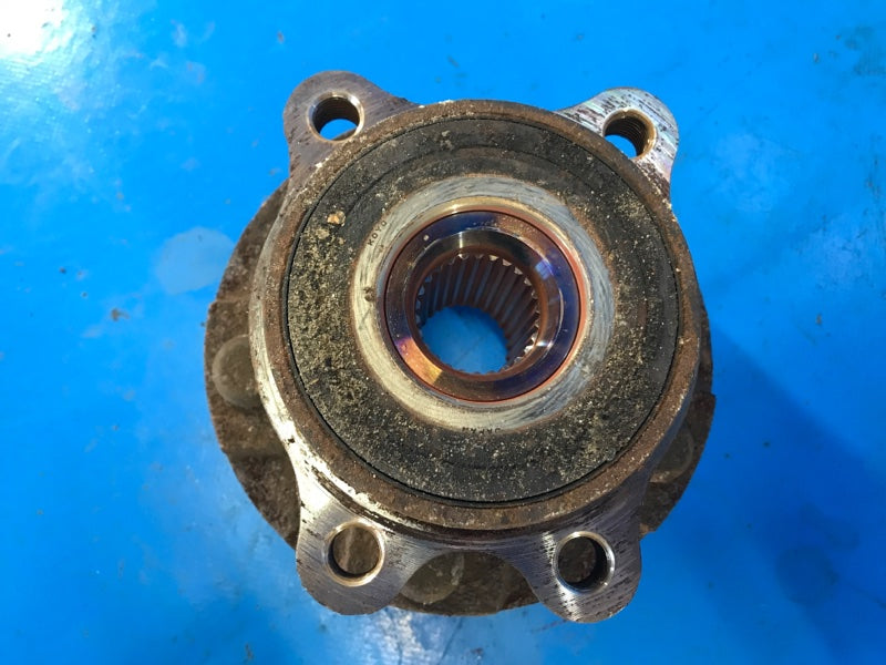 Hub TOYOTA PRIUS PLUS 11-14 2013 Right. Before.