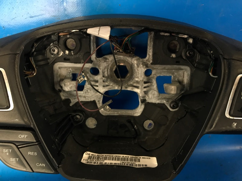 Ford Focus 2015 10-18 Steering Wheel