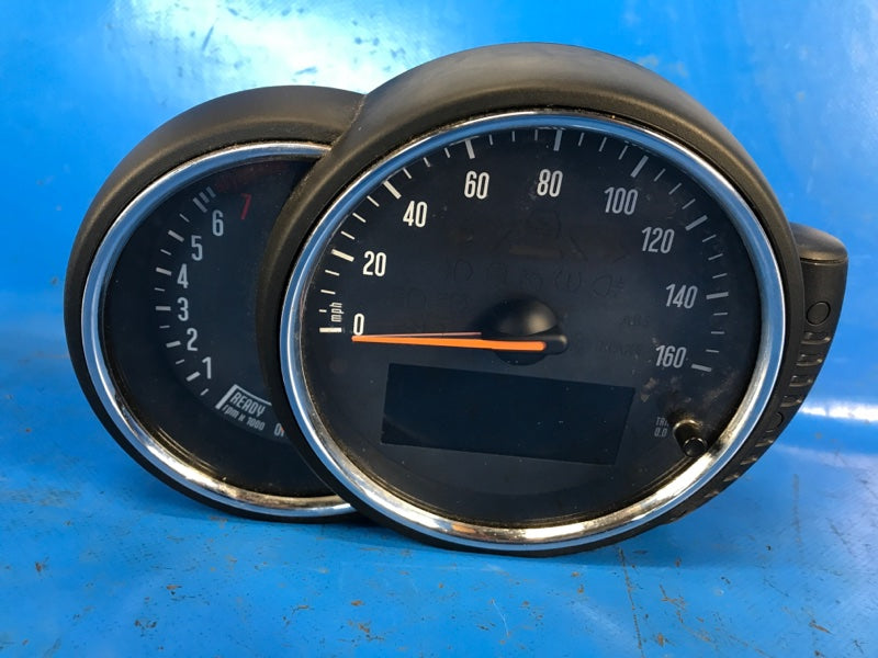 MINI Cooper (F57) 15-2016 instrument panel