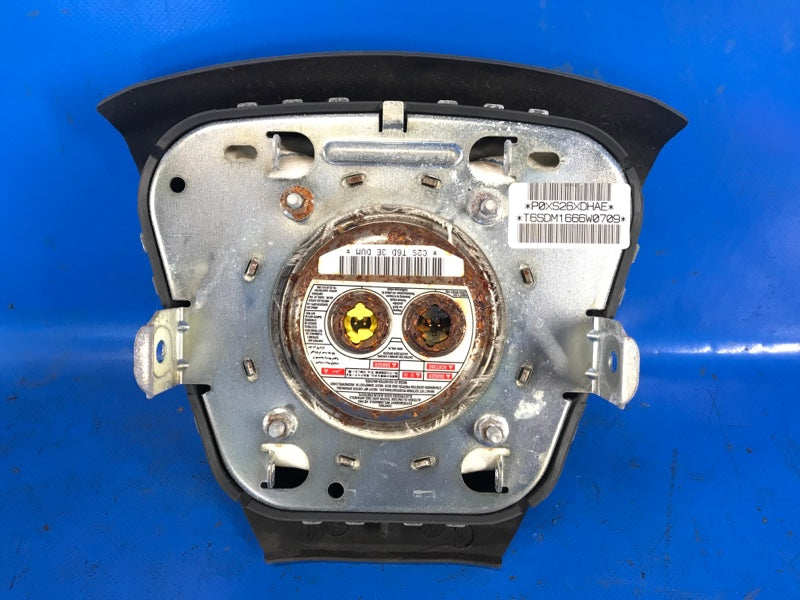 Steering wheel airbag for a 2006 Dodge Caliber 06-11