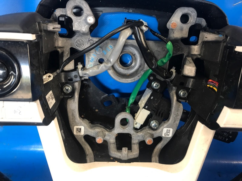 Toyota Prius 16-2016 steering wheel