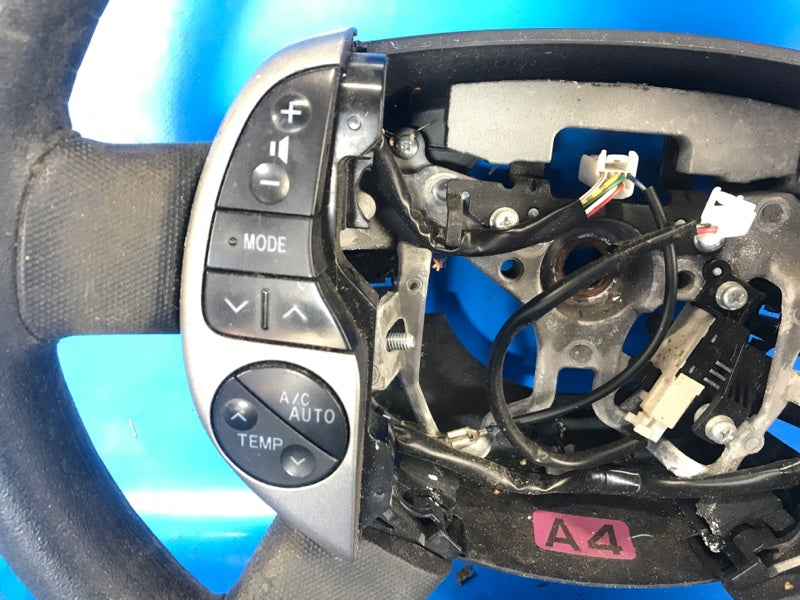 Toyota Prius steering wheel - 20 03-11 2006