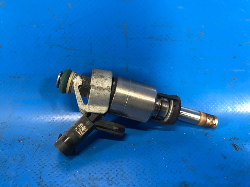 Fuel injector AUDI A3 (8V) 12–17 2015