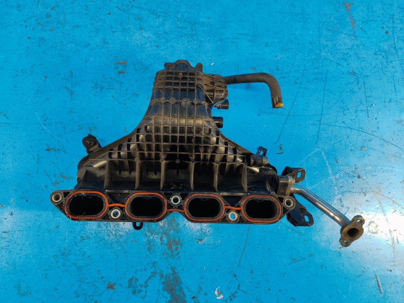 Intake manifold for Toyota Prius Plus 11-14 2013