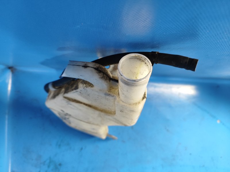 Expansion tank for Nissan Sentra B17 12-21 2013