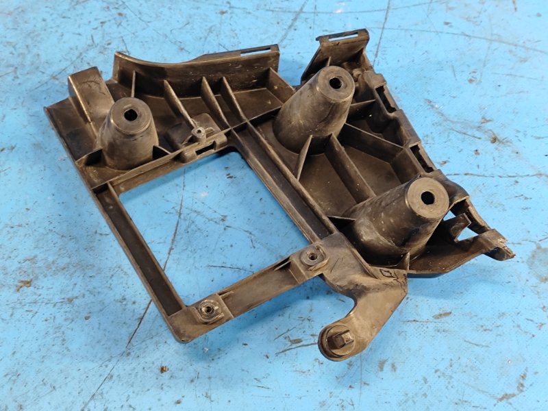 Rear bumper bracket AUDI A6 (C7) 11-18 2011 Left.