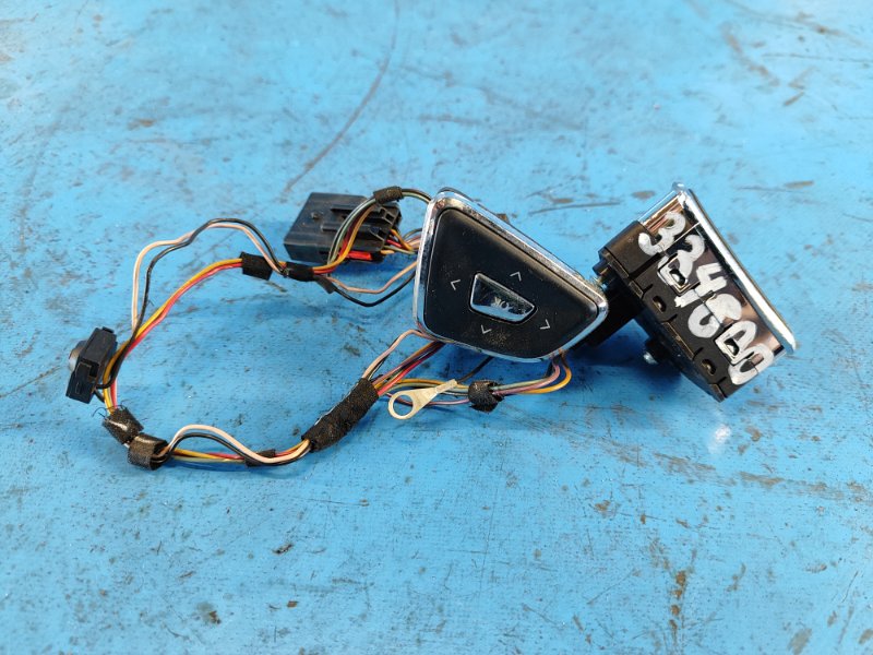 Lincoln MKZ 13-20 steering wheel buttons