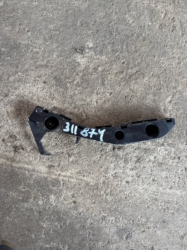 Front bumper bracket (on the wing) TOYOTA PRIUS - 20 03-11 2006 Left.